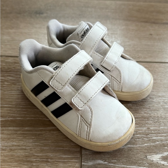 adidas gazelle silver green womens adidas Samba Indoor Shoes, White/Black/Red / 10.5 main image 1